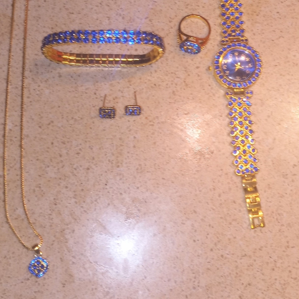 Elegant Blue and Gold Jewelry Set